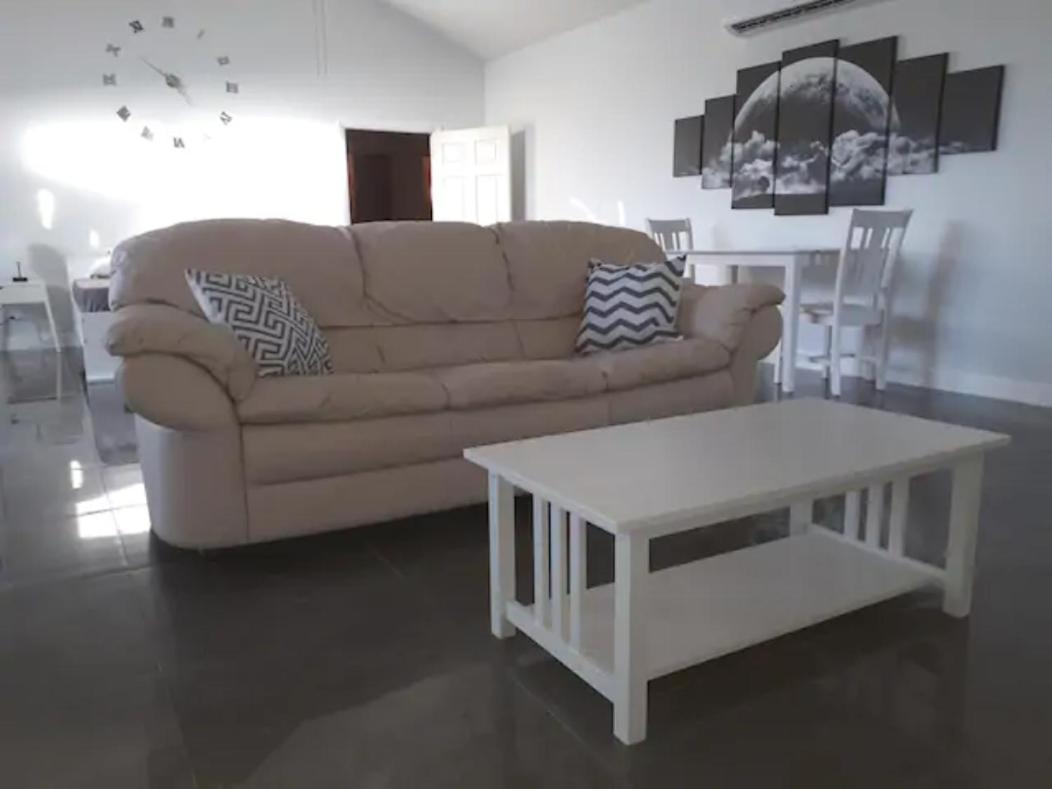 Secluded And Modern Beachfront House Hotel Nassau Bagian luar foto