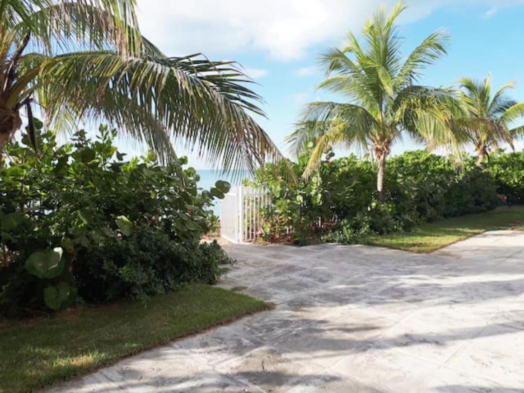 Secluded And Modern Beachfront House Hotel Nassau Bagian luar foto